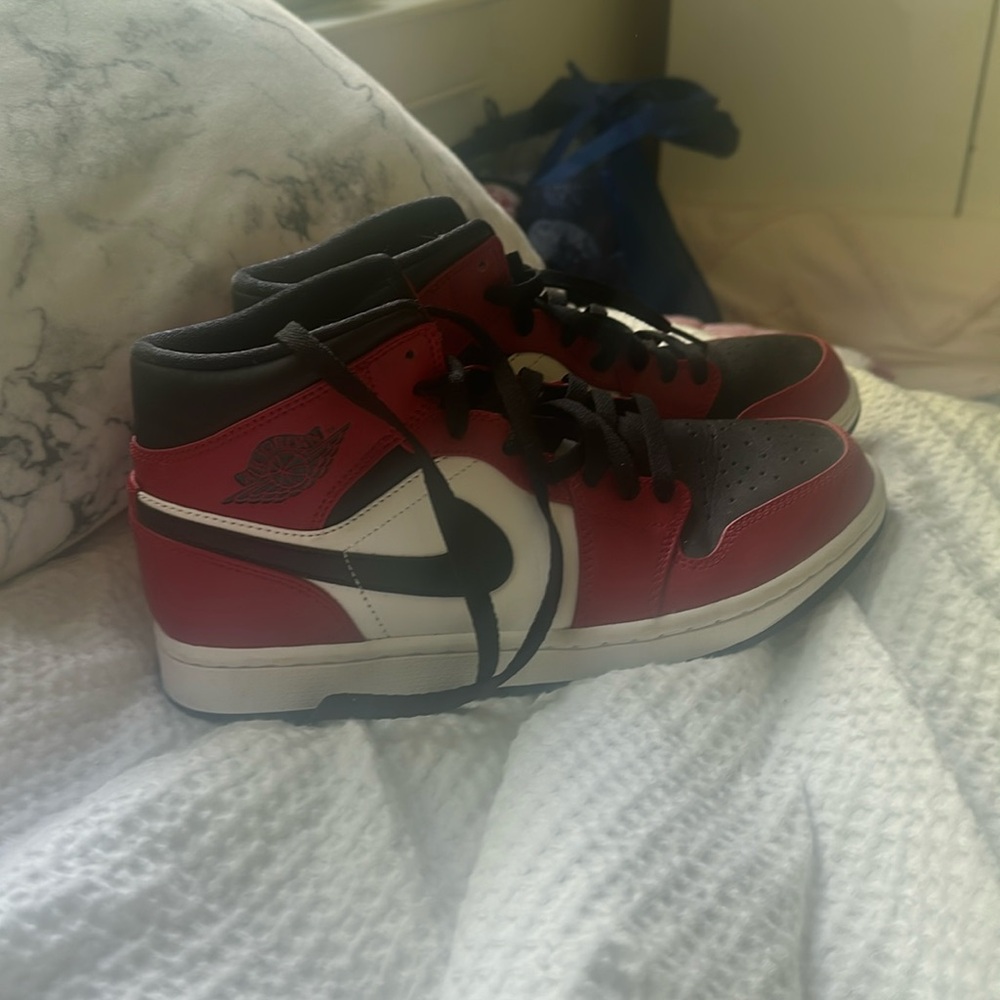 mens Jordan sneakers